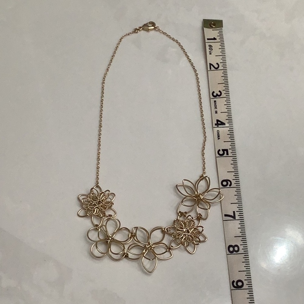 Loft Factory Flower Necklace
